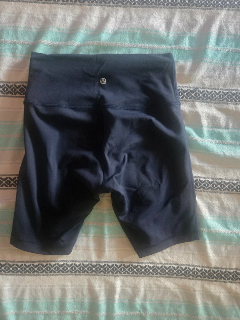Lululemon Wunder Train 8" Shorts (high waist)  Navy Size 6